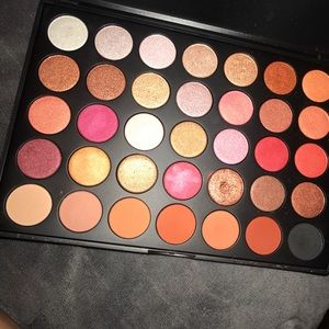 Wong Cosmetics eyeshadow palette