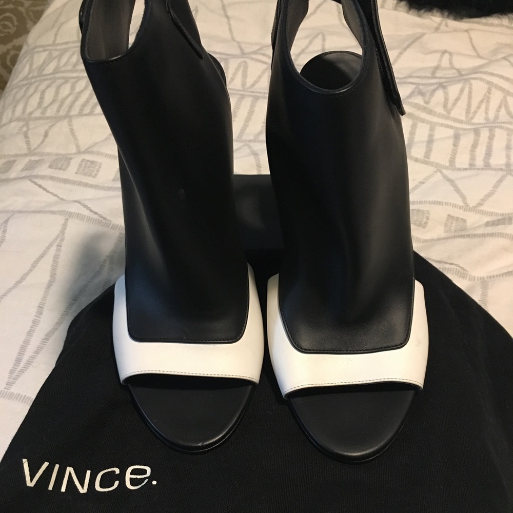 Agatha Colorblock Sandal