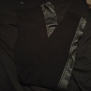 🖤Thick Black leggings with leather sides🖤