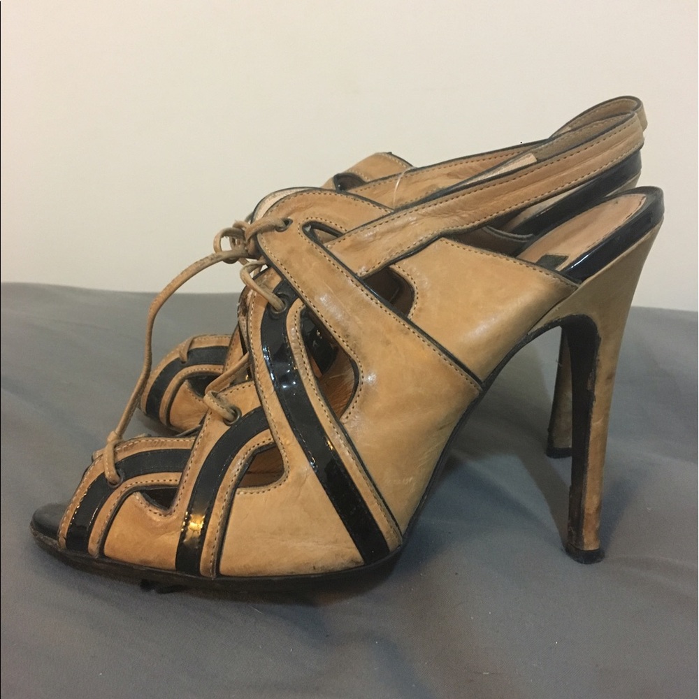 Giambattista Valli lace up sandals size 6