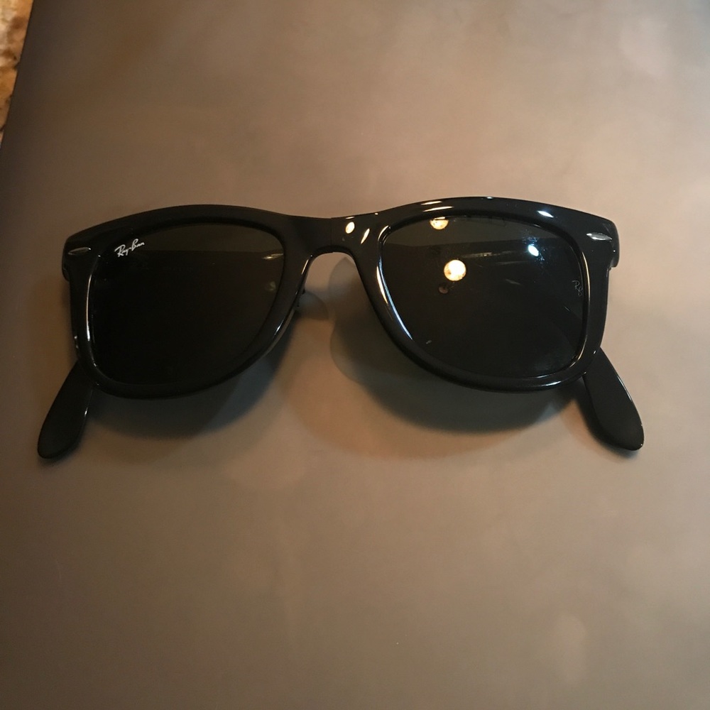 RayBan folding wayfarer sunglasses