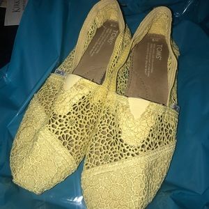 Toms