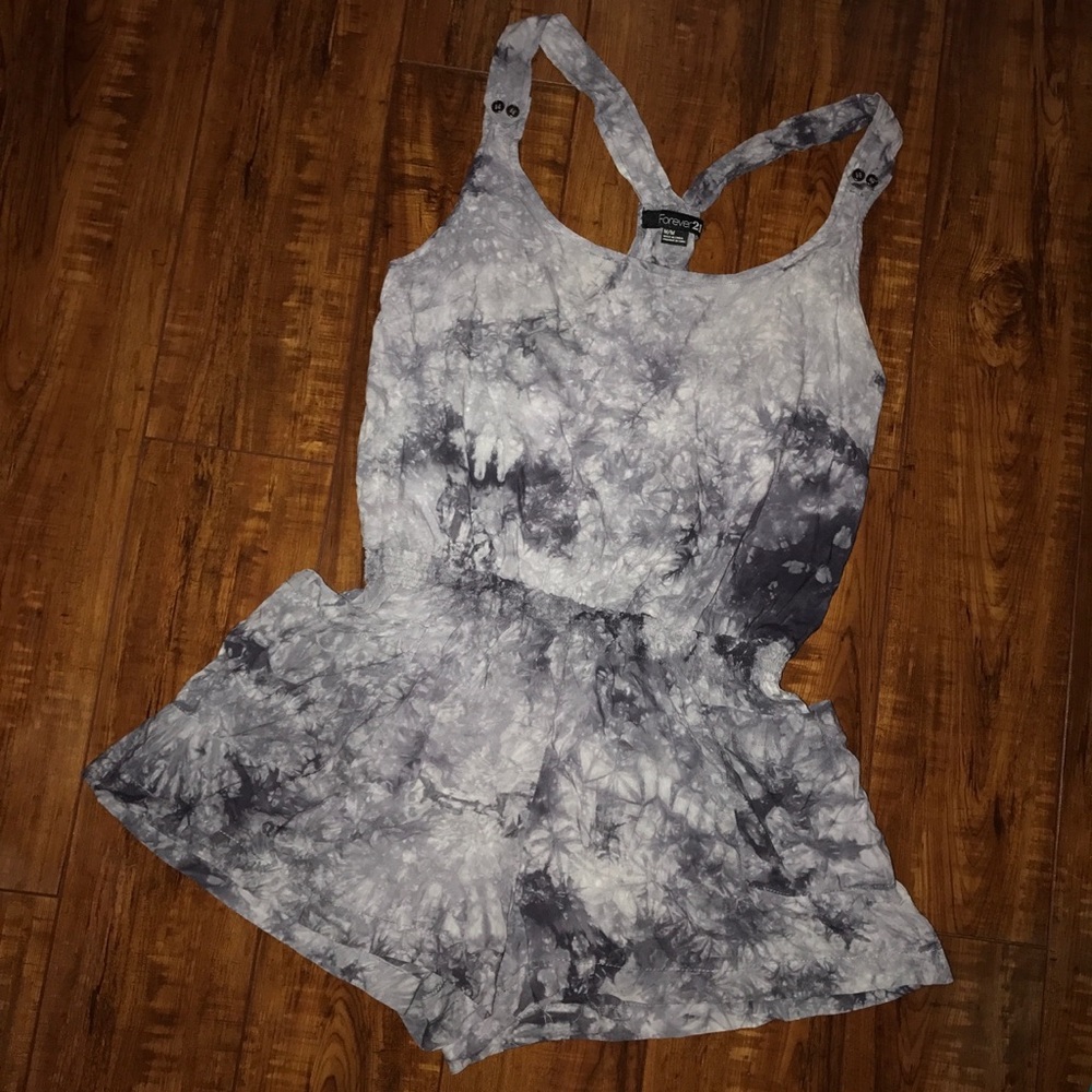 Tie-dye halter Forever 21 pocketed romper