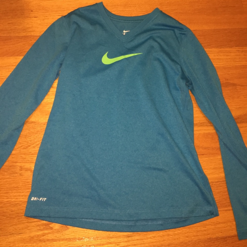New Nike dry fit t shirt
