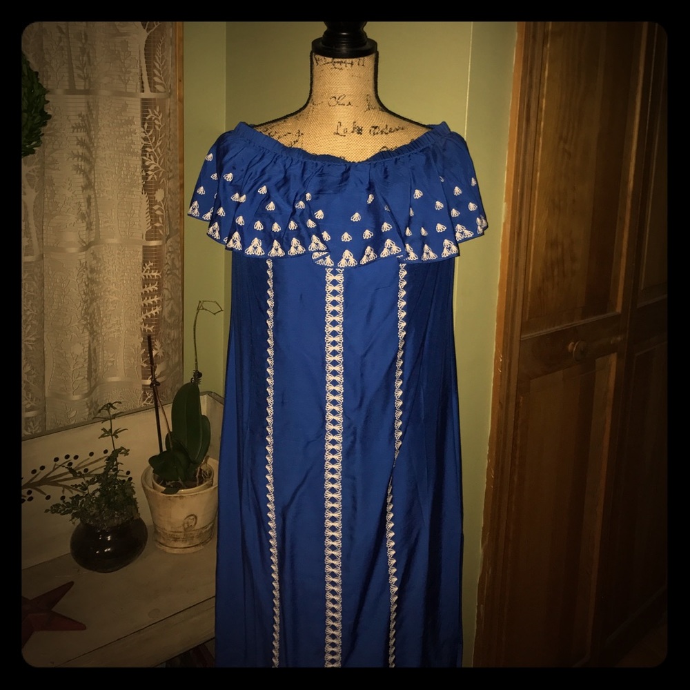 Off the shoulder Vineyard Vines dress.