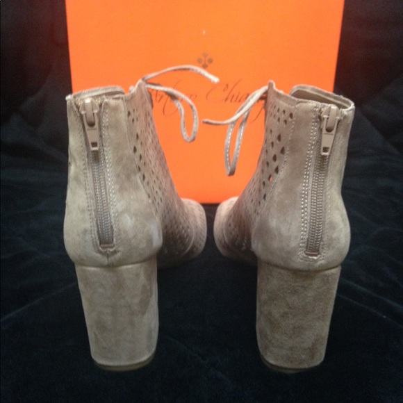 NWT Parlee Lace -up pump - Picture 3 of 4