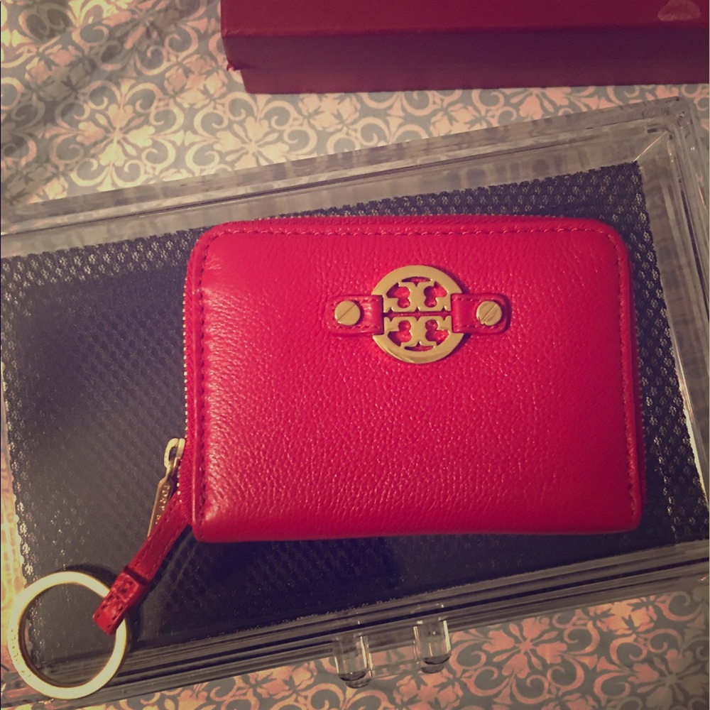 auth brand new tory burch wallet with key chain