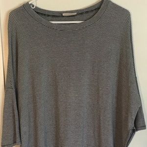 Striped 3/4 sleeve shirt