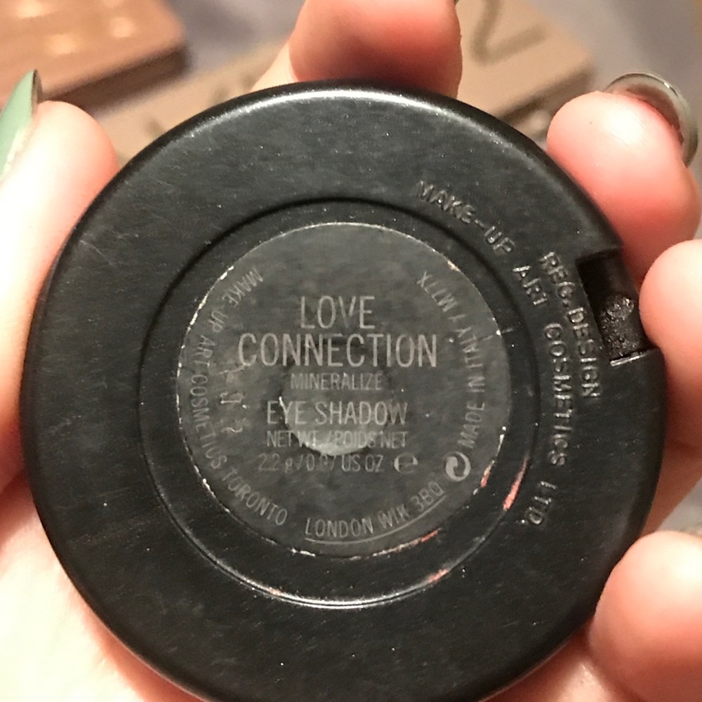 MAC Eyeshadow Duo - Picture 5 of 5