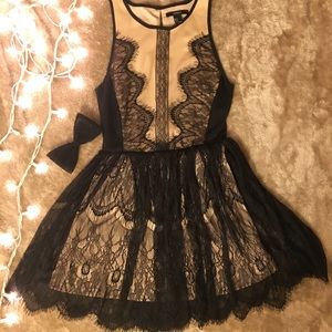 Gorgeous black and tan dress. Forever 21.
