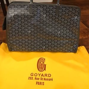 🌟SOLD🌟Gray tote with zip