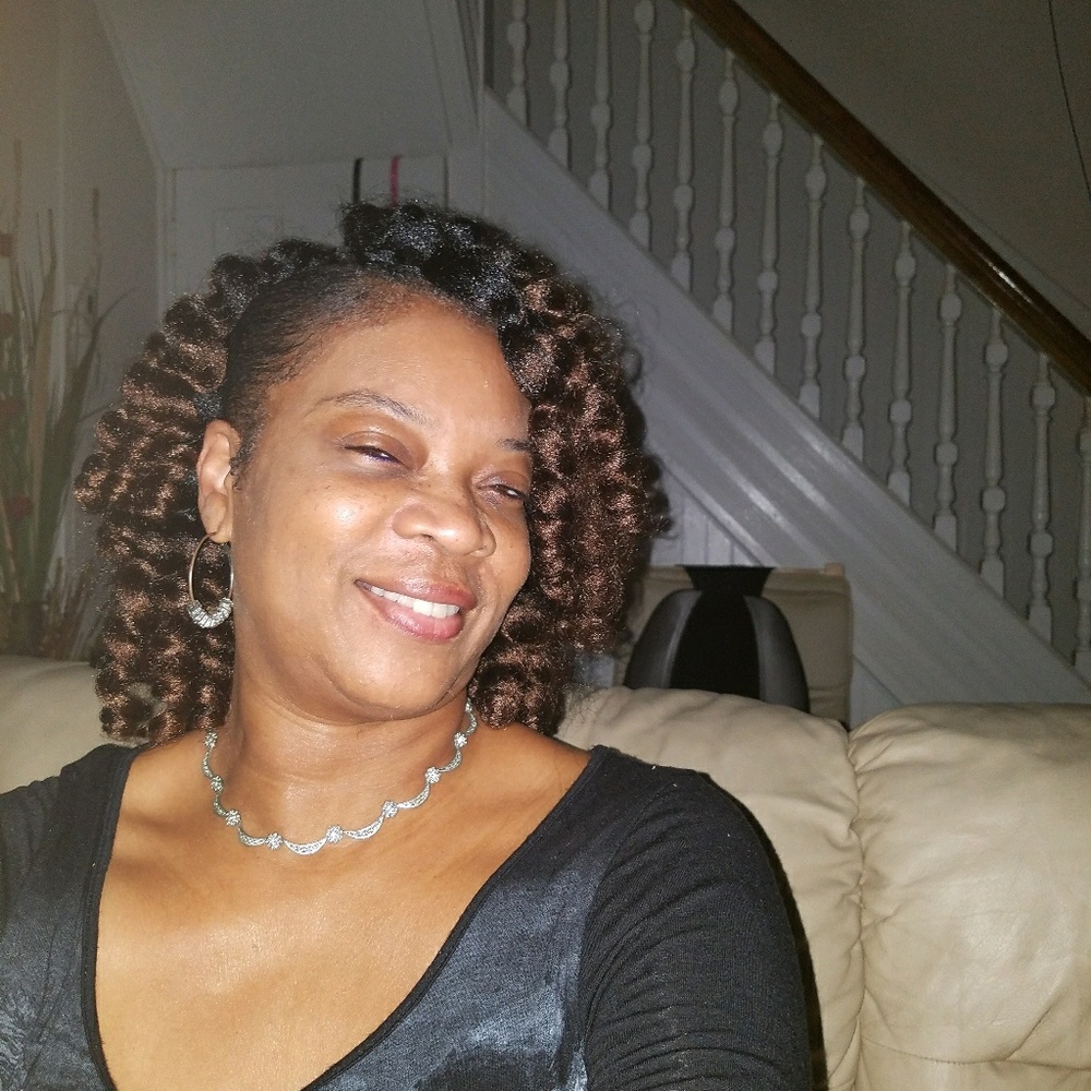 Meet your Posher, Etta