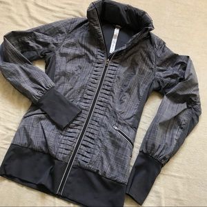 Lululemon Back On Track Jacket, coal/pig, size 4