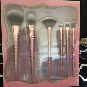 Brushes set