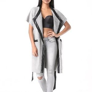 ⬇️ Women's Bebe Short Sleeved Sweater Coat New