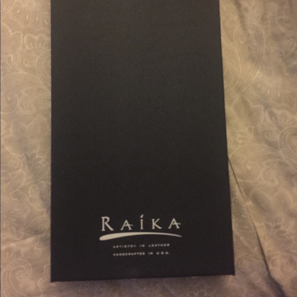 Raika travel pouch