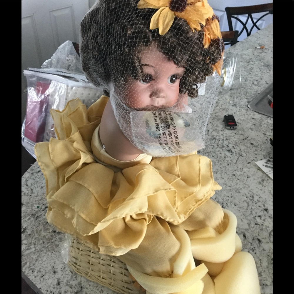 Suzy Q "masterpiece gallery " porcelain doll
