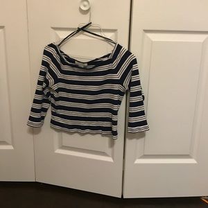 Crop top with 3/4 sleeves