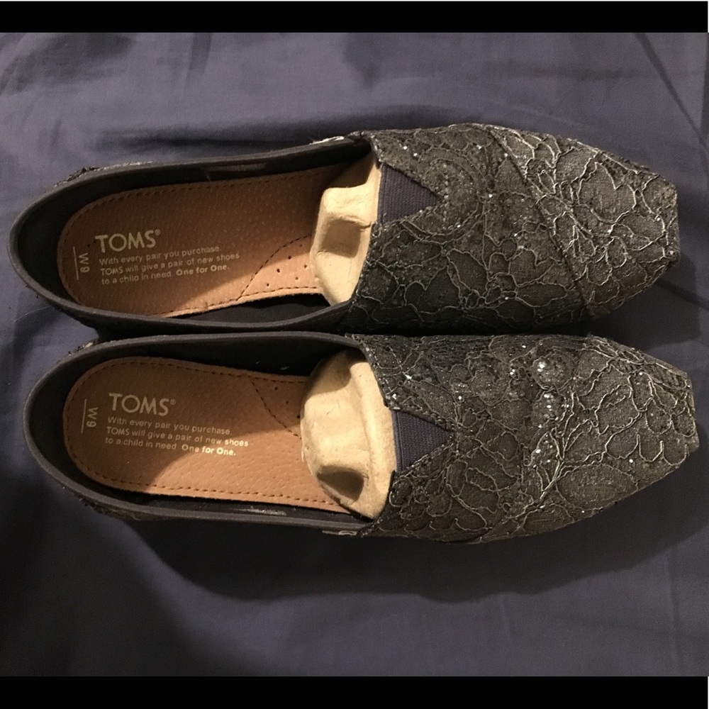 Tom's Lace Glitz