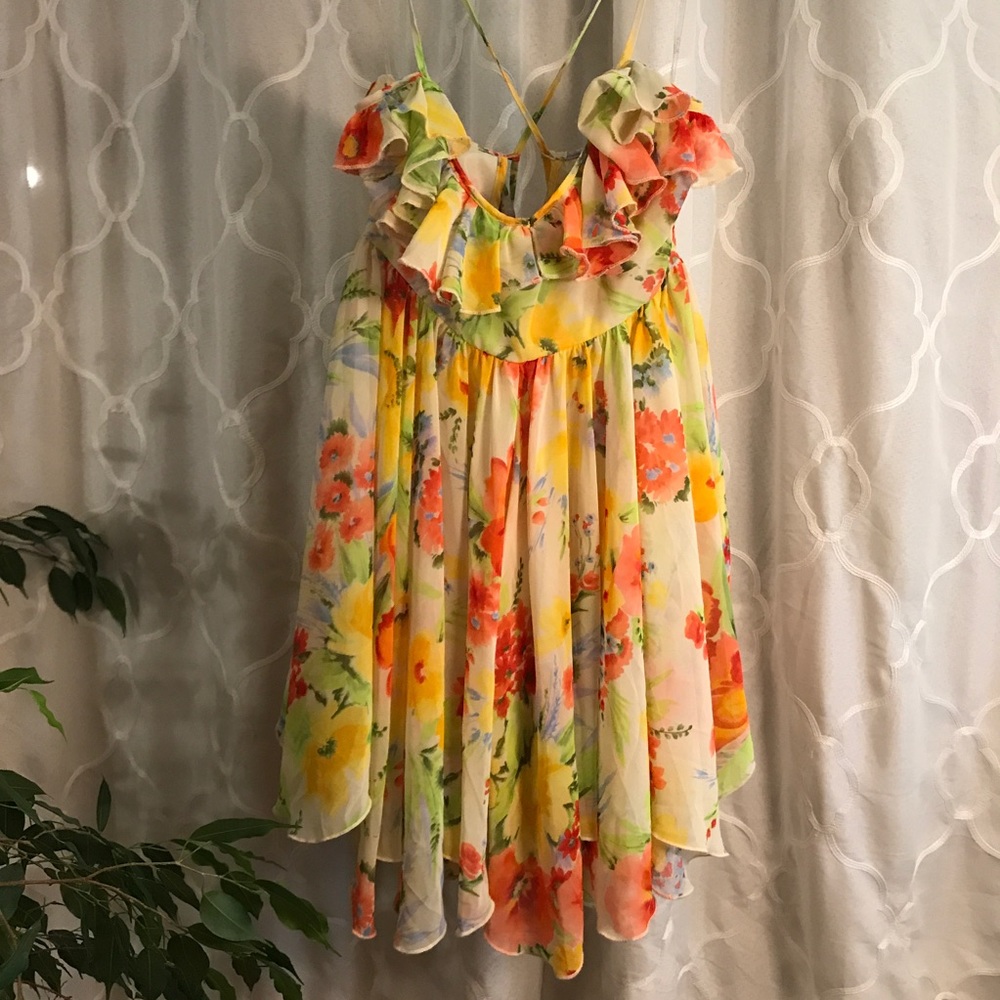 Super cute strappy and flowy floral dress