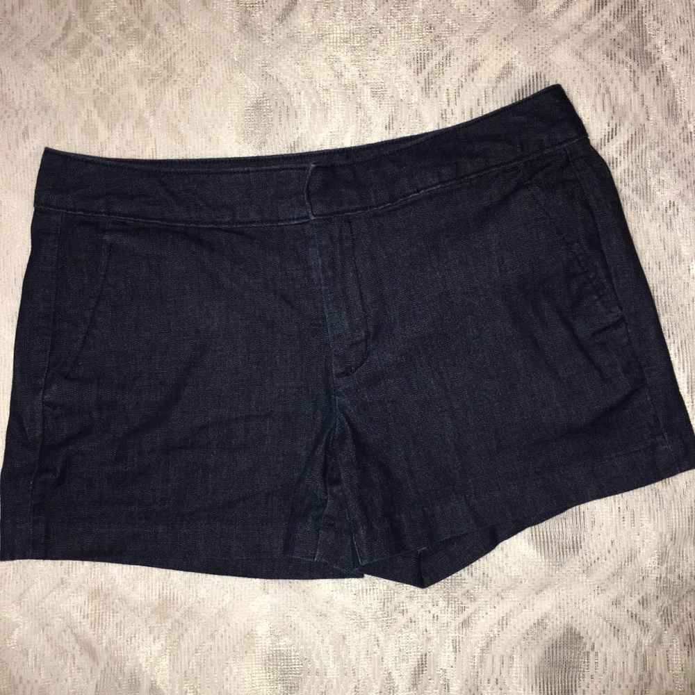 Banana Republic Hampton Fit navy shorts