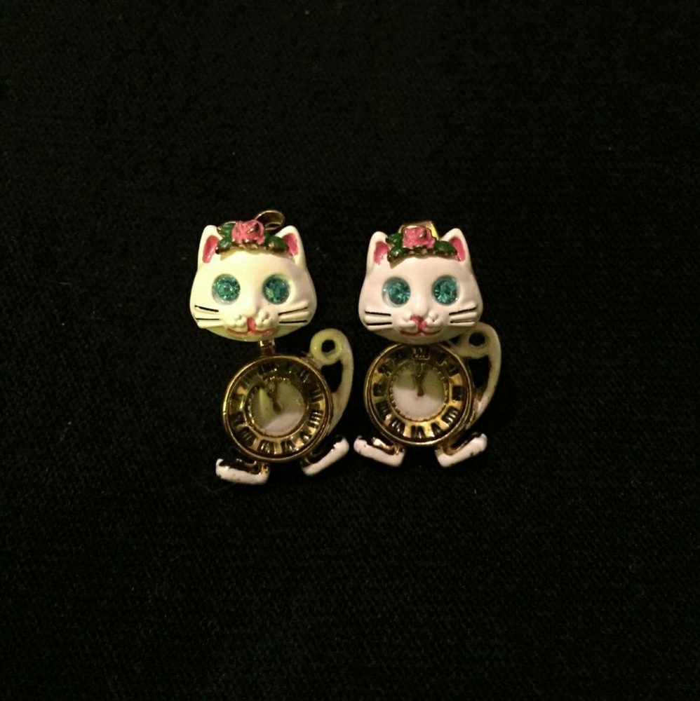 Betsey Johnson Princess Charming White Cat