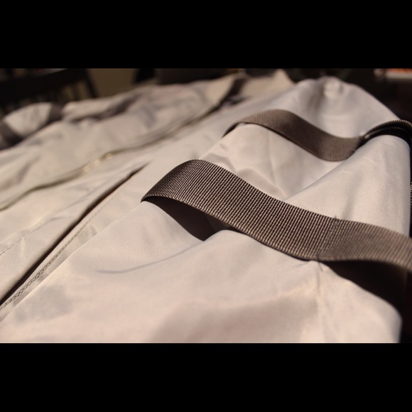 ❗️❗️SOLD❗️❗️Bomber Jacket - Picture 3 of 4