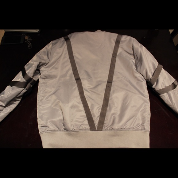 ❗️❗️SOLD❗️❗️Bomber Jacket - Picture 4 of 4