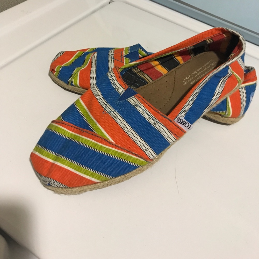 Toms
