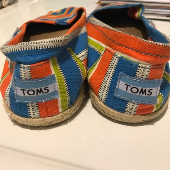 Toms - Picture 2 of 4