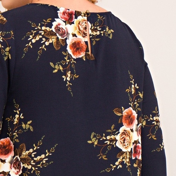 COMING SOON!!! PLUS SIZED FLORAL BLOUSE - Picture 6 of 6