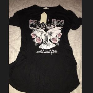 Slit cut neckline t-shirt 🌹