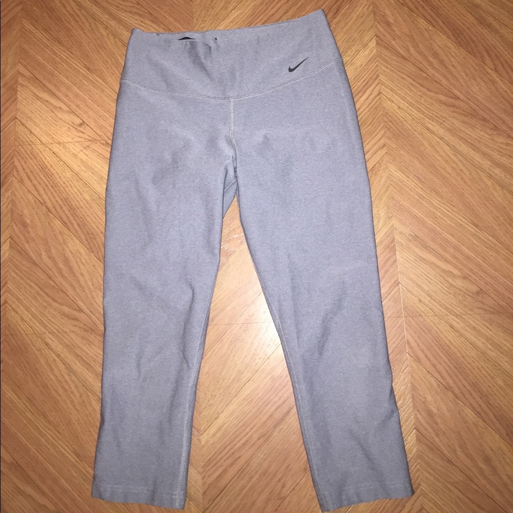 women's nike capris