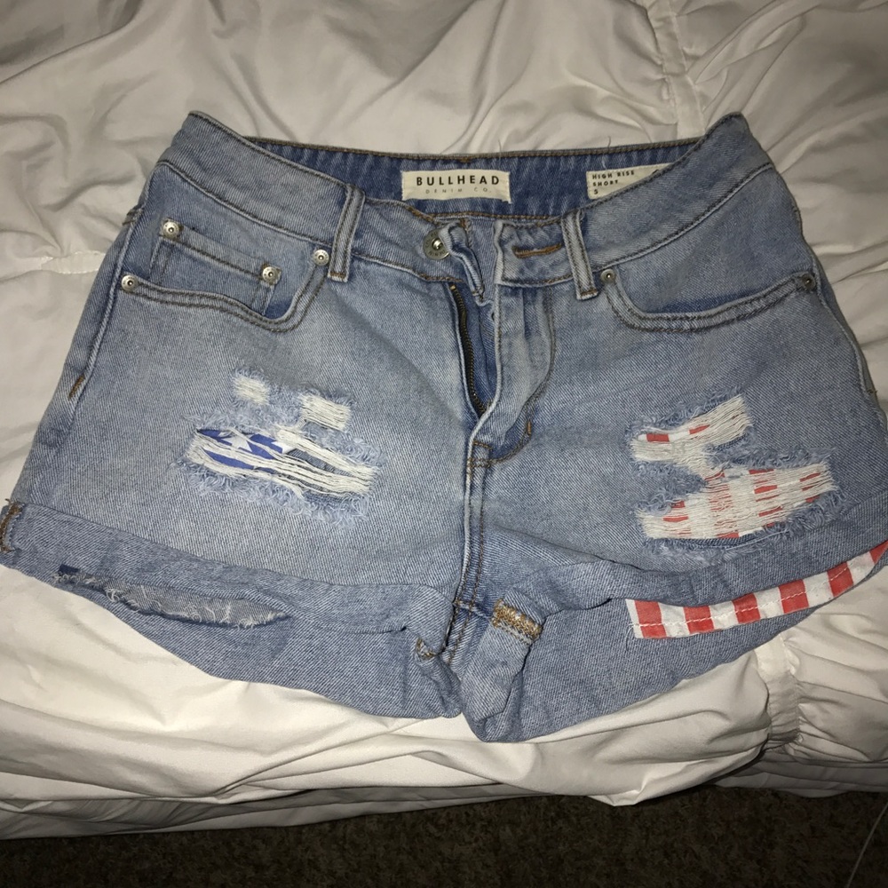 Bullhead limited edition jean shorts ✨ (PAC sun)