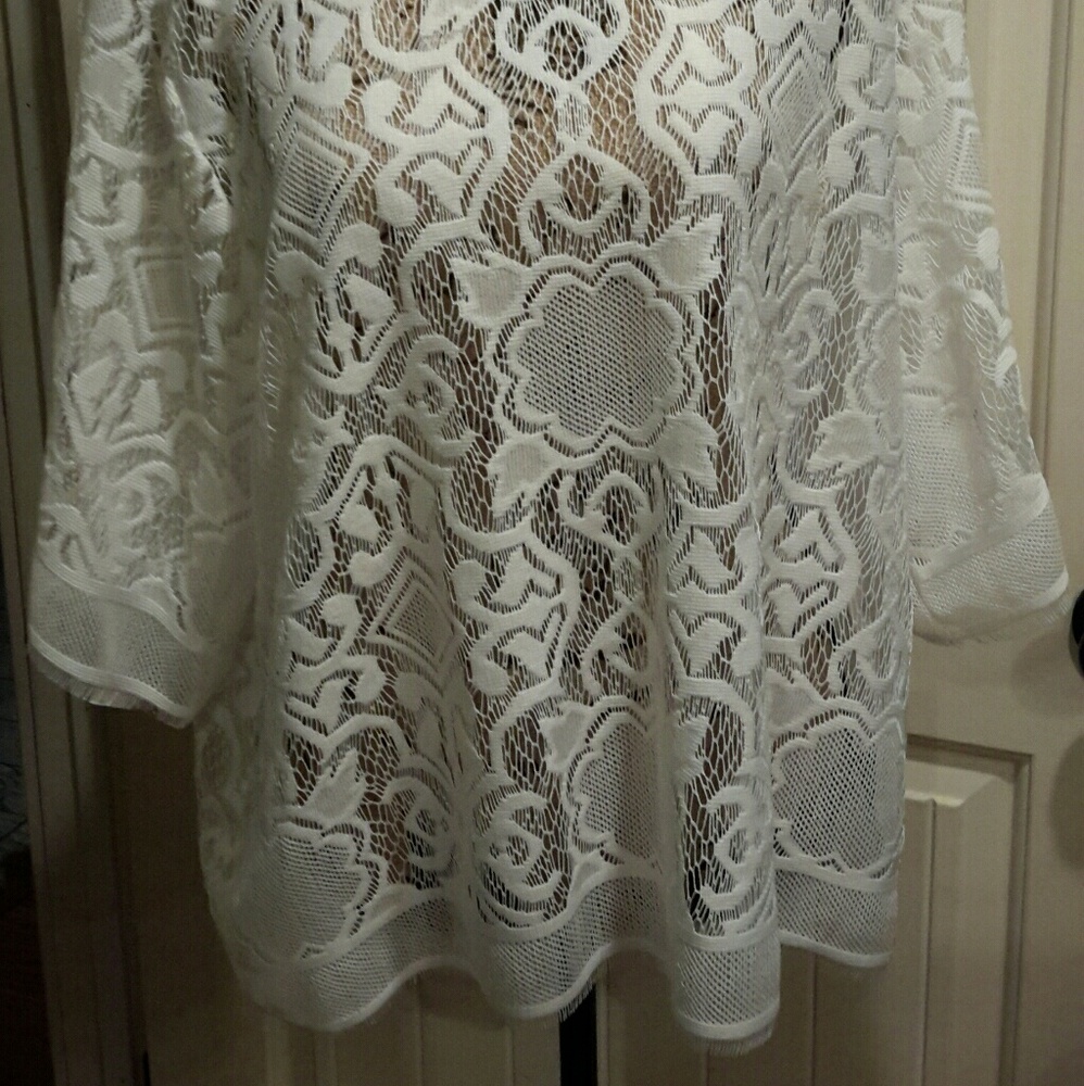 Blouse - Picture 2 of 3