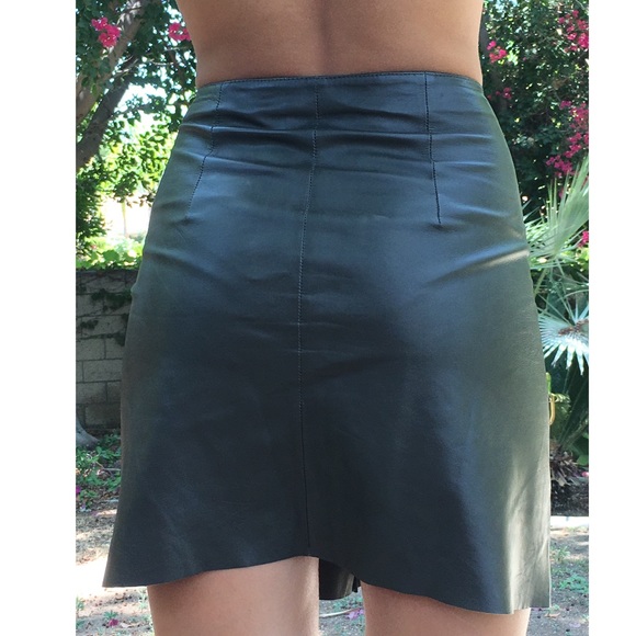 LEATHER MINI SKIRT - Picture 2 of 3