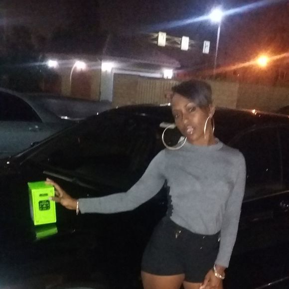 Meet your Posher, Danielle - Picture 1 of 1