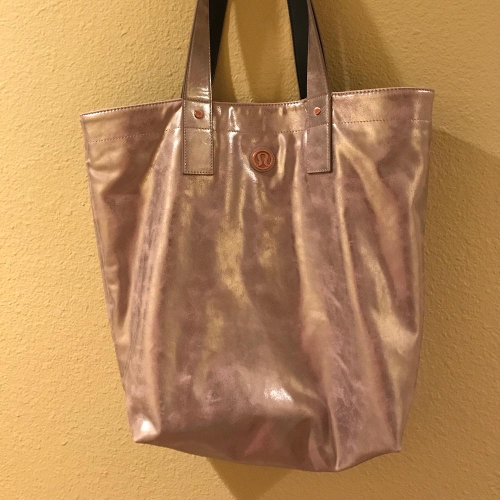 Lululemon gym bag with draw string bag inside
