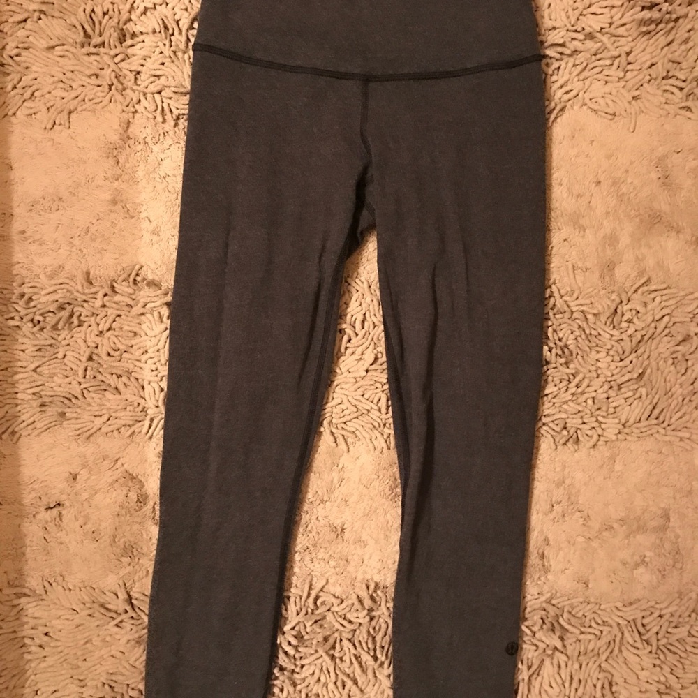 Lululemon gray cotton WU crop