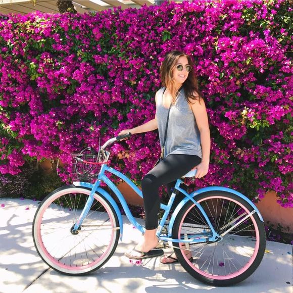 Meet your Posher, Danielle - Picture 1 of 1