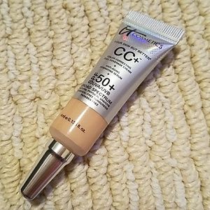 it COSMETICS Foundation