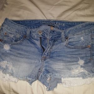 American Eagle distressed shortie