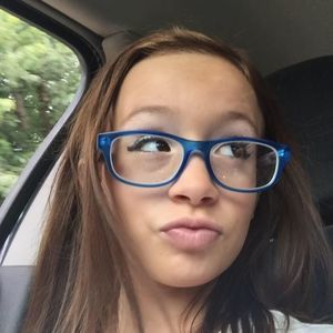 Meet your Posher, Kenidee