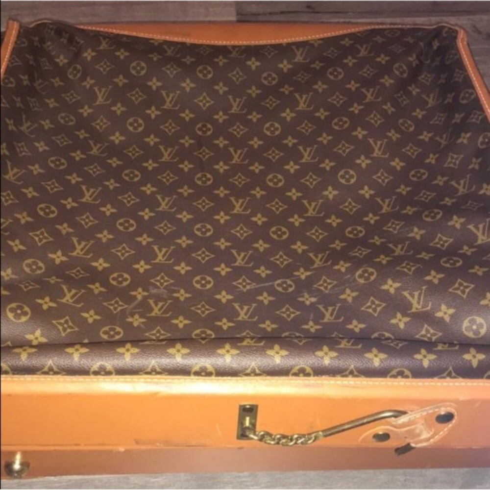 100% Authentic Louis Vuitton Bandolier MUST SELL - Picture 2 of 8