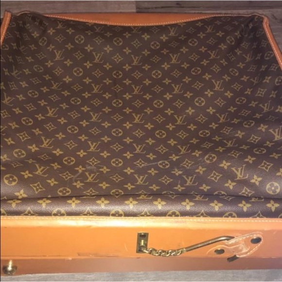 100% Authentic Louis Vuitton Bandolier MUST SELL - Picture 2 of 8