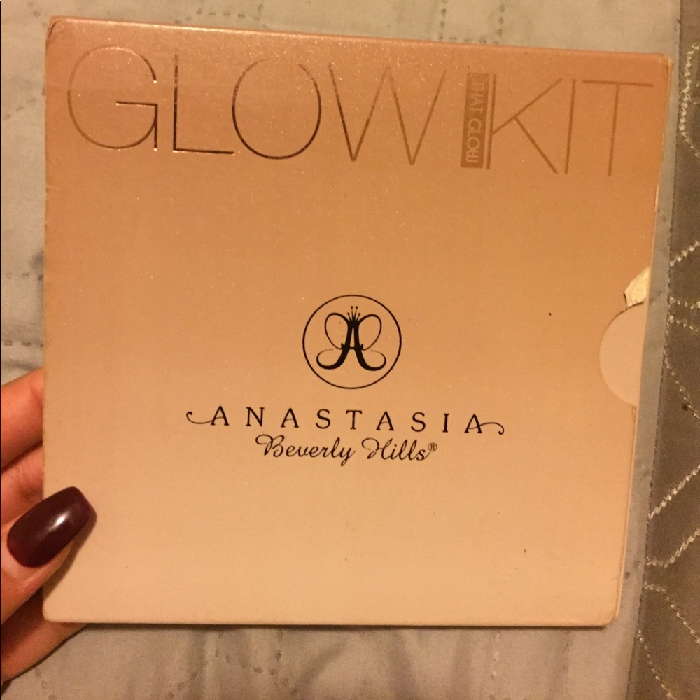 Anastasia glow kit !