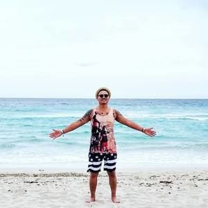 Meet your Posher, Johnson