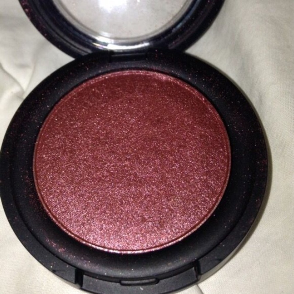 Brand new Kat Von D shadow