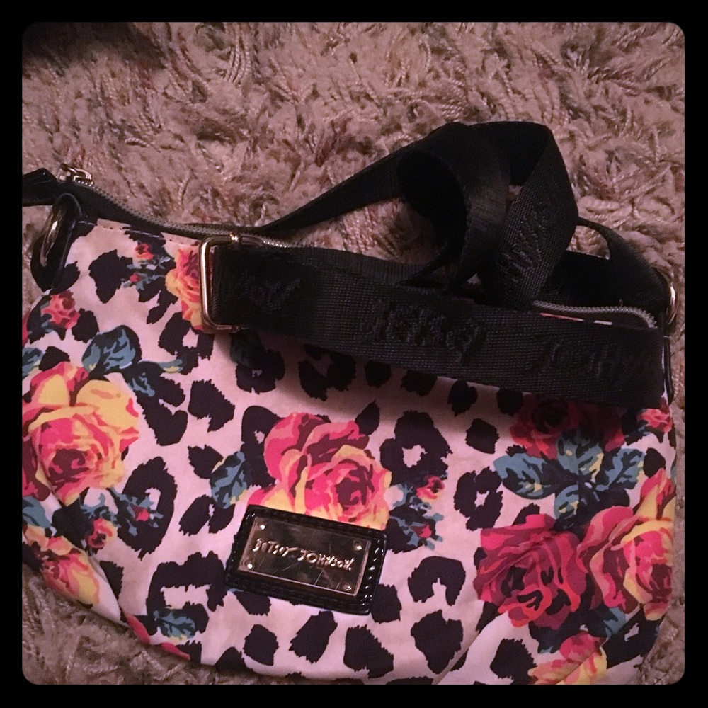 Like new Betsy Johnson cross body