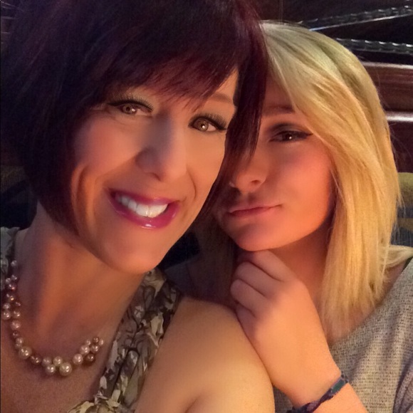 Meet your Posher, Christey - Picture 4 of 16